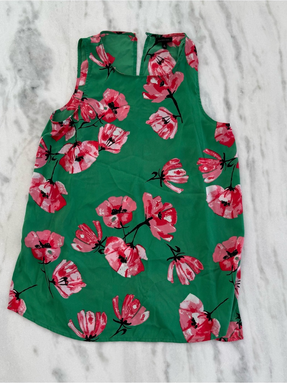 Who What Wear Green Floral Sleeveless Camisole with Pink Blooms